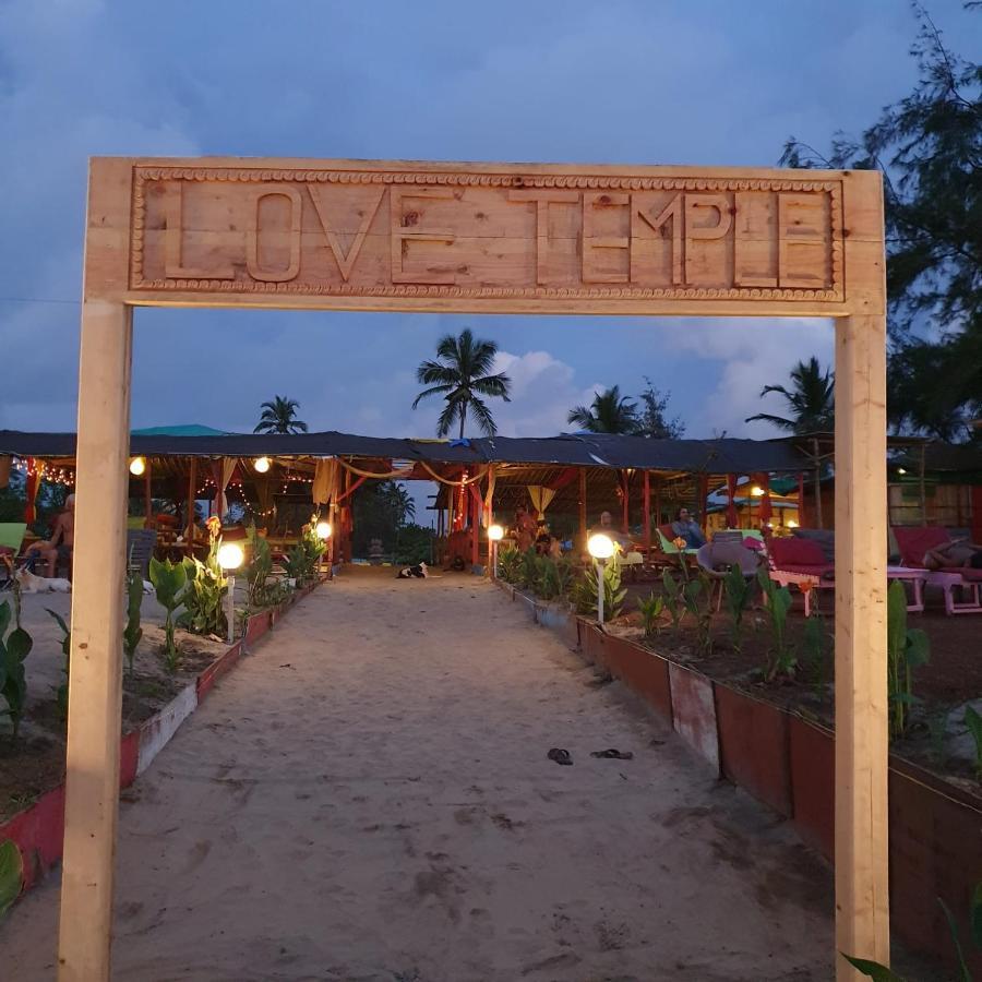 Love Temple Beach Resort Arambol Eksteriør billede